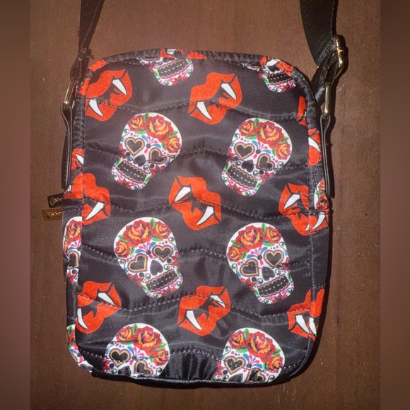 Betsey Johnson-Vampire Lips and Sugar Skull Cross Body- Flower Interior-Like New - Picture 5 of 10
